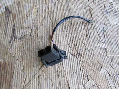BMW 2 Pin Black Connector with Pigtail 13784162